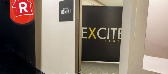 1300m² Commercial property in Lecce, Italy No. 30894 26