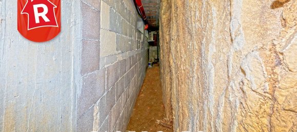 1300m² Commercial property in Lecce, Italy No. 30894 38