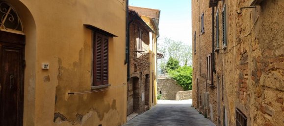 2 bedrooms House in Volterra, Italy No. 134 3