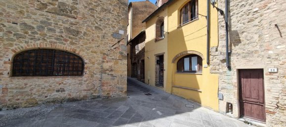 2 bedrooms House in Volterra, Italy No. 134 4