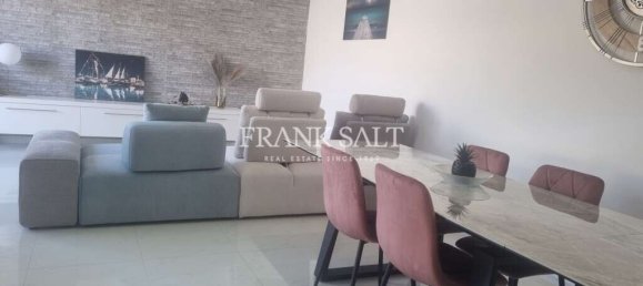 Apartamento de 3 dormitorios en Pembroke, Malta No. 2745 3