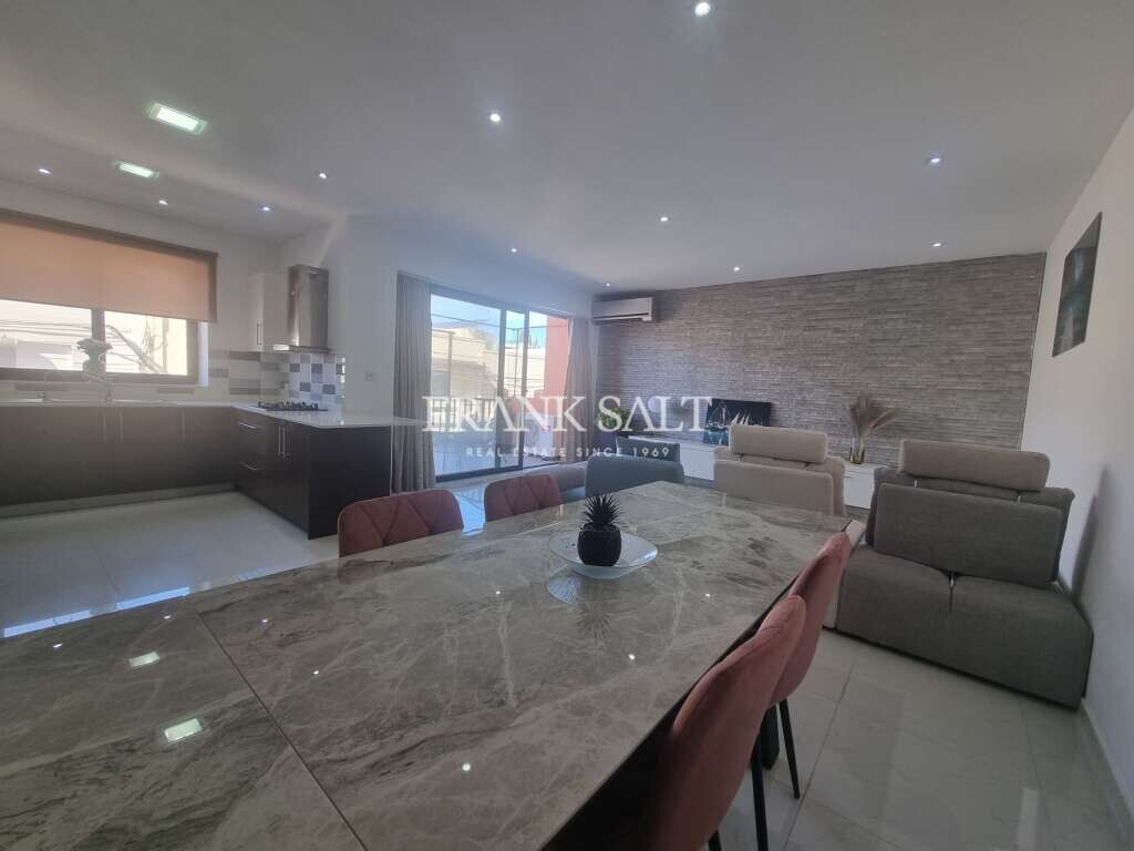 Apartamento de 3 dormitorios en Pembroke, Malta No. 2745