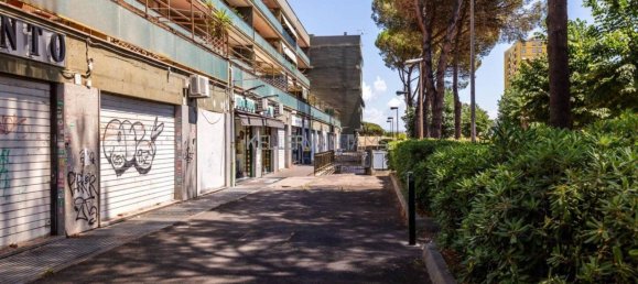 1 room Commercial property in Rome, Italy No. 67974 8