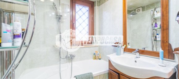 Propiedad comercial de 8 habitaciónes en Fiumicino, Italy No. 275890 13