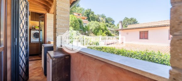 Propiedad comercial de 8 habitaciónes en Fiumicino, Italy No. 275890 28