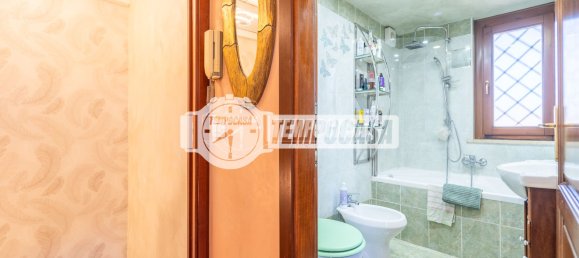 Propiedad comercial de 8 habitaciónes en Fiumicino, Italy No. 275890 24