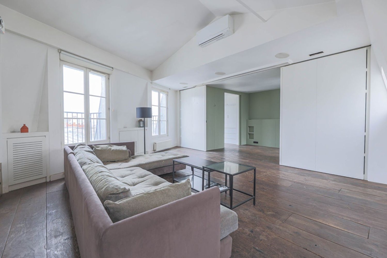 3 bedrooms Duplex in Paris, France No. 142312