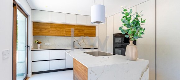 4 bedrooms Villa in Almada, Portugal No. 146148 18