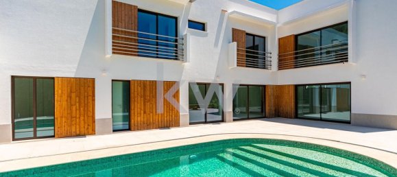 4 bedrooms Villa in Almada, Portugal No. 146148 3