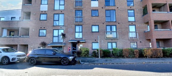 2 bedrooms Apartment in Grays, United Kingdom No. 5003 2