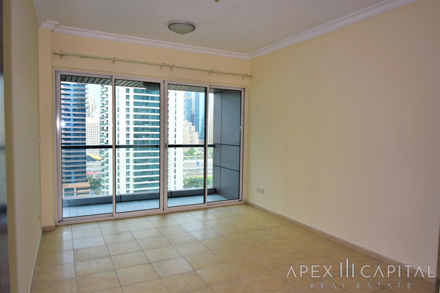 Apartamento de 1 dormitorio en Jumeirah Lake Towers, UAE No. 7540