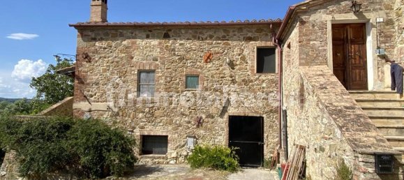 4 bedrooms House in Castiglione d'Orcia, Italy No. 269654 3