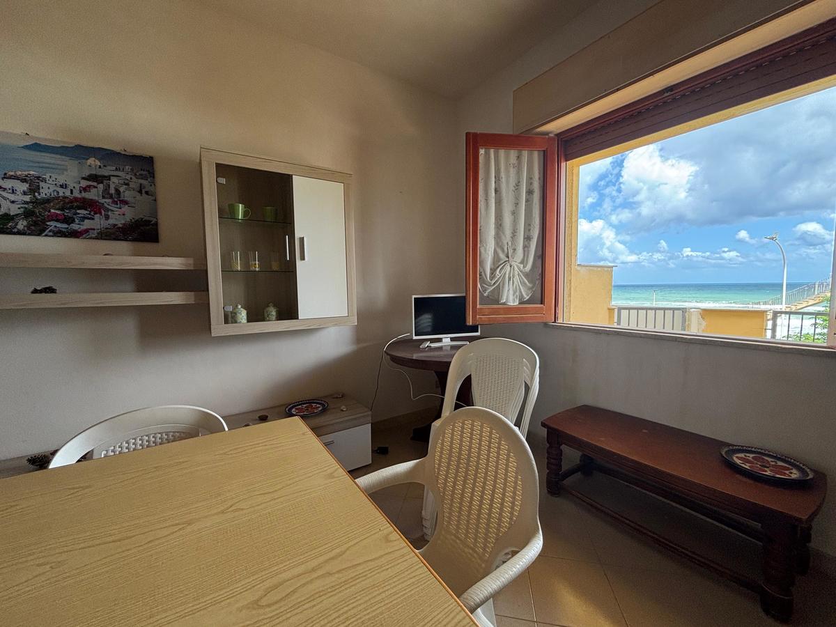 Квартира с 4 спальнями в Алькамо, Италия № 296972