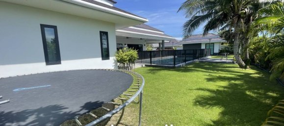 4 bedrooms Villa in Cha-am, Thailand No. 24152 3