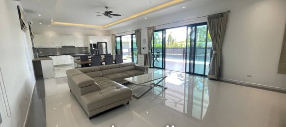 4 bedrooms Villa in Cha-am, Thailand No. 24152 6