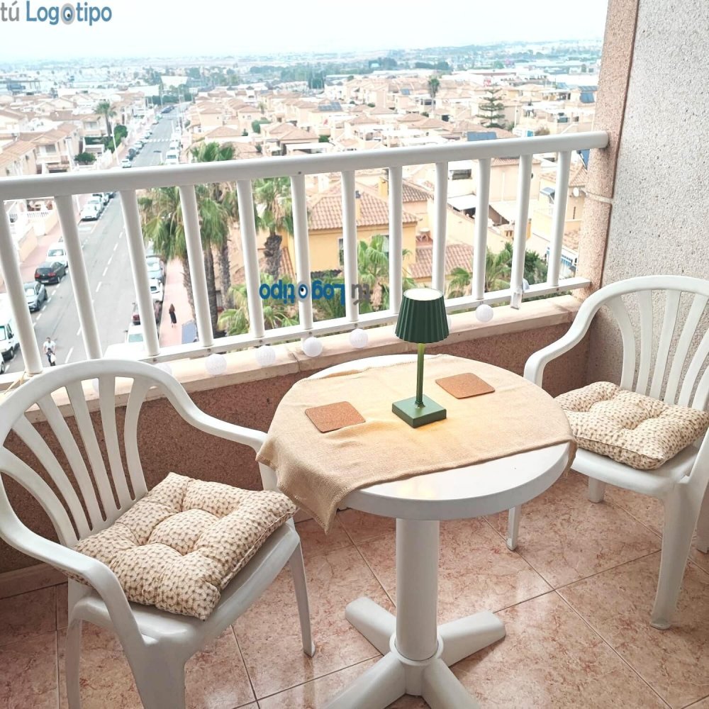 Apartamento de 2 dormitorios en Torrevieja, Spain No. 153779