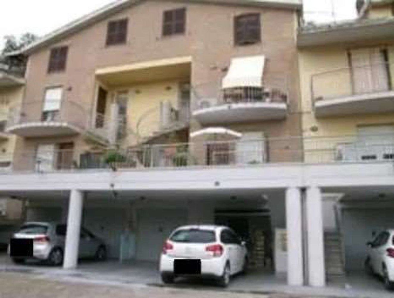 3غرفة شقة في Montecalvo in Foglia, Italy رقم 87964