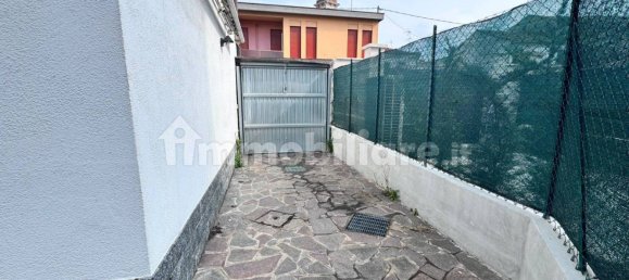 3 bedrooms House in Lendinara, Italy No. 351113 11