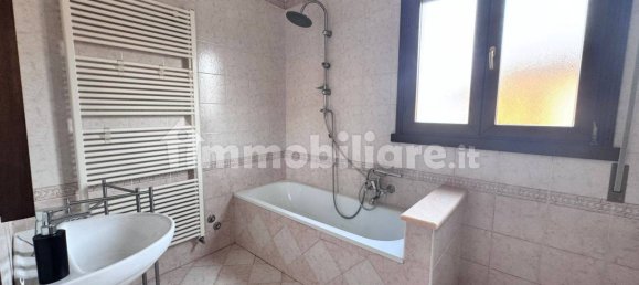 3 bedrooms House in Lendinara, Italy No. 351113 9