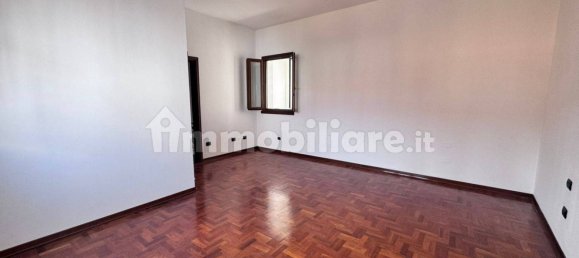 3 bedrooms House in Lendinara, Italy No. 351113 5