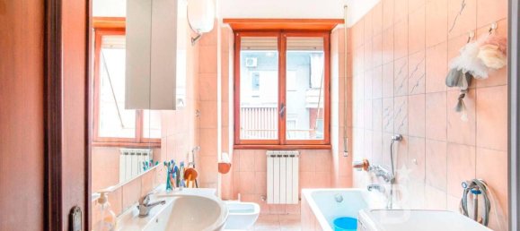 2-salle Appartement à Rome, Italy No. 70609 11