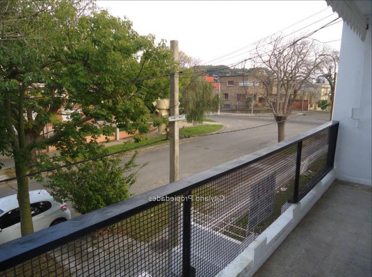 2 bedrooms House in Montevideo, Uruguay No. 3342