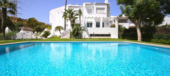 5 bedrooms Townhouse in Marbella, Spain No. 119427 6