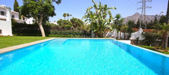 5 bedrooms Townhouse in Marbella, Spain No. 119427 4