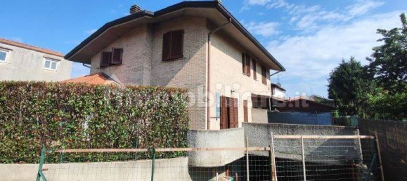 2 Schlafzimmer Villa in Rovellasca, Italy, Nr. 3283 3