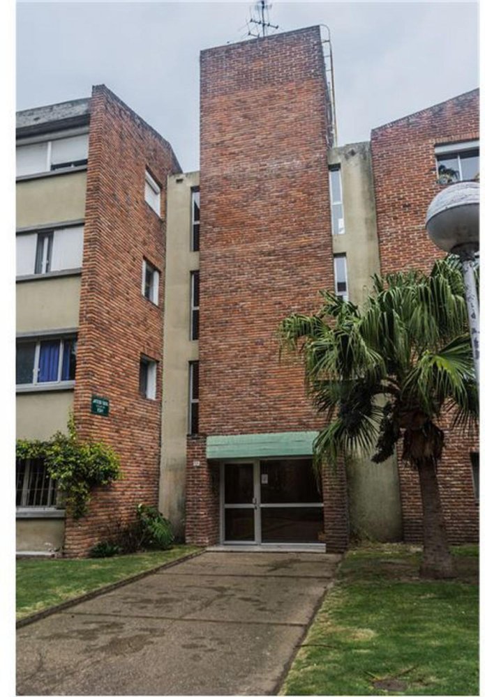 3 bedrooms Apartment in Montevideo, Uruguay No. 2655