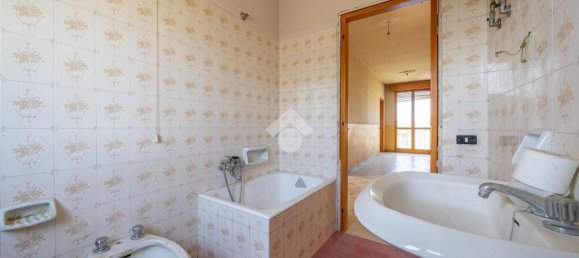 16 rooms House in Bibbiano, Italy No. 22886 22