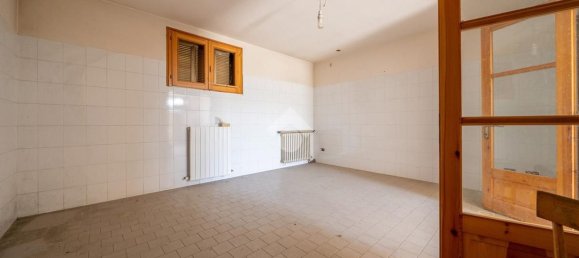 16 rooms House in Bibbiano, Italy No. 22886 34