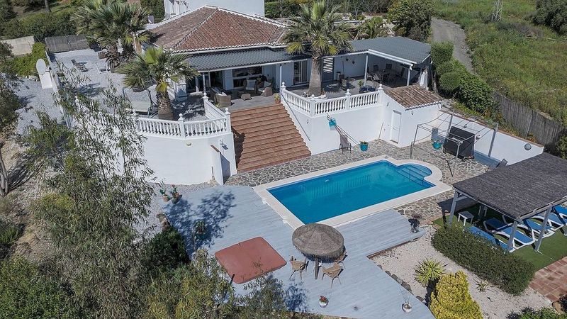 4 bedrooms Villa in Vinuela, Spain No. 236874
