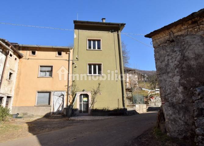 3 bedrooms House in Roveré Veronese, Italy No. 275671