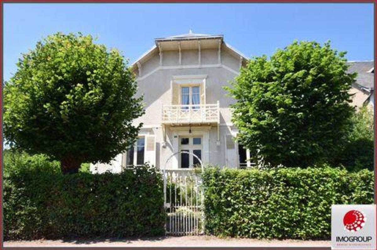 6 bedrooms House in Lapalisse, France No. 11311