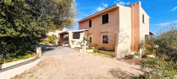 Villa de 5 dormitorios en Budoni, Italy No. 266960 3