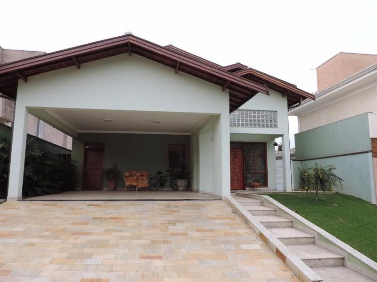 Casa de 3 dormitorios en Sao Paulo, Brazil No. 587635