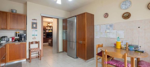 Apartamento de 5 habitaciónes en Legnano, Italy No. 142243 8