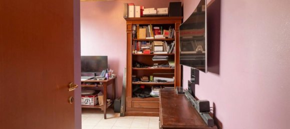 Apartamento de 5 habitaciónes en Legnano, Italy No. 142243 18