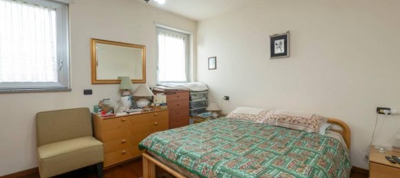 Apartamento de 5 habitaciónes en Legnano, Italy No. 142243 23