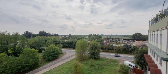 Apartamento de 5 habitaciónes en Legnano, Italy No. 142243 10