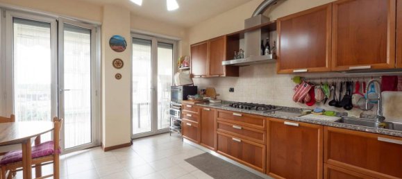 Apartamento de 5 habitaciónes en Legnano, Italy No. 142243 6