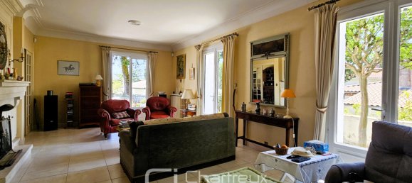 Villa de 4 dormitorios en Royan, France No. 294189 3