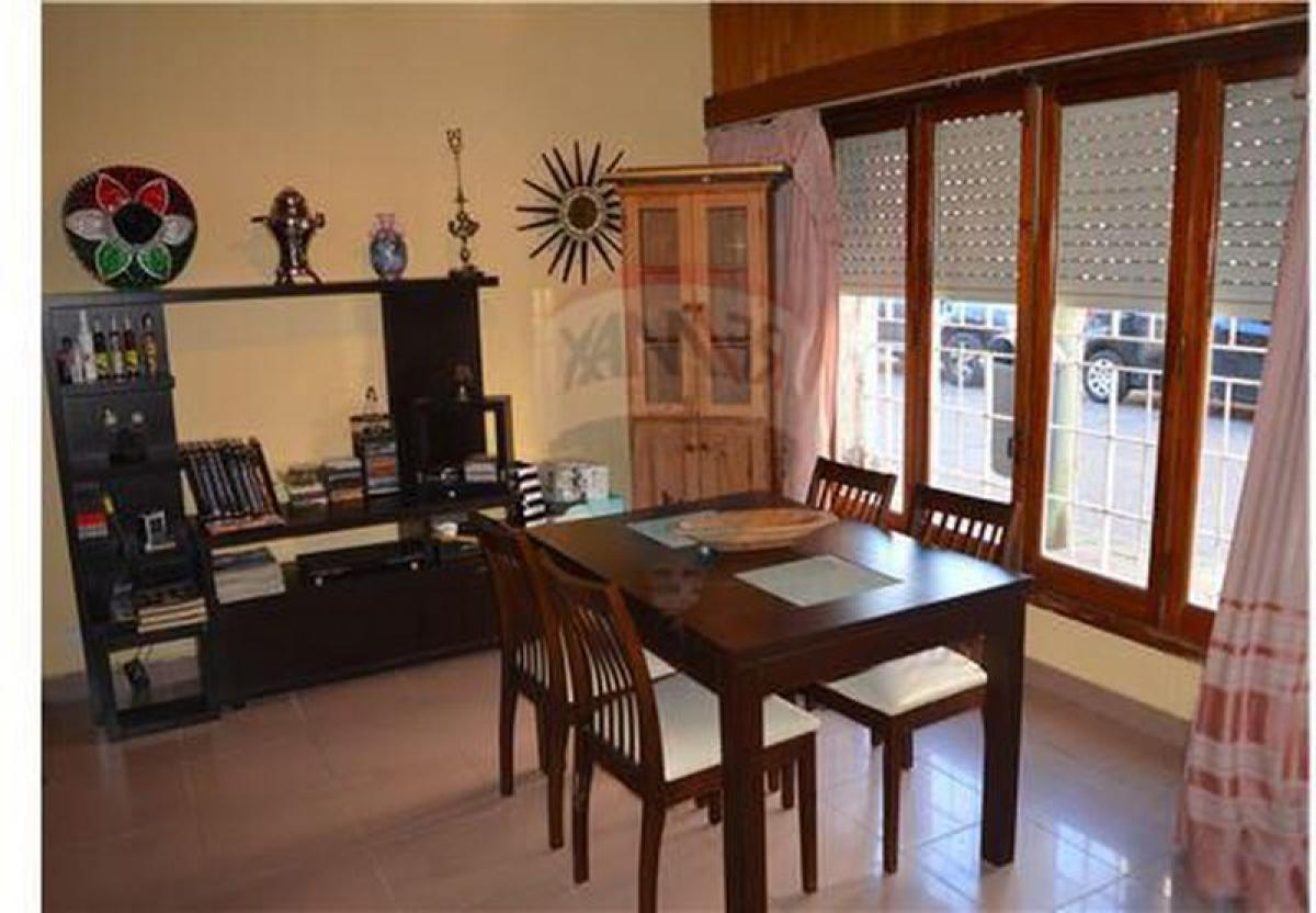 3 bedrooms House in Buenos Aires, Argentina No. 95404