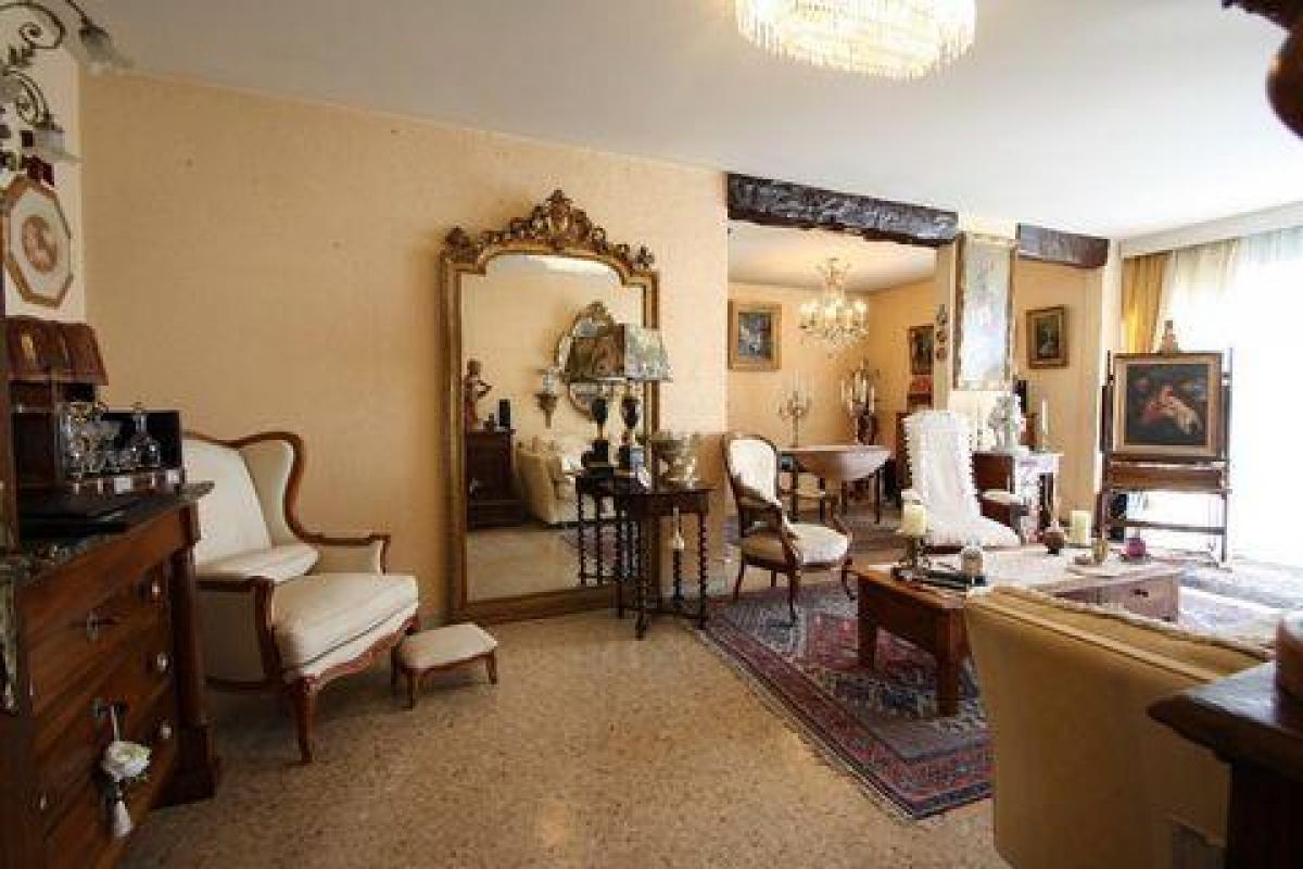 3 Schlafzimmer Eigentumswohnung in Grasse, France, Nr. 11974