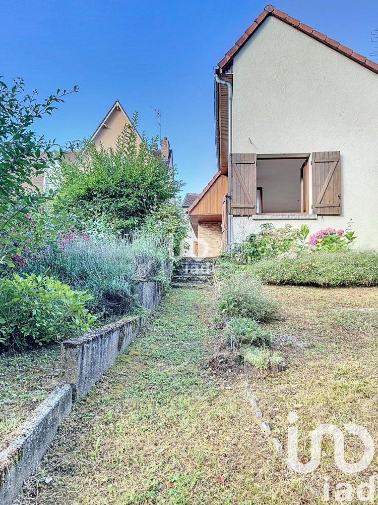 4 bedrooms House in Bourges, France No. 246002