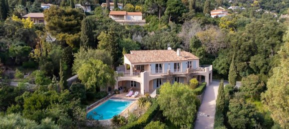 4 bedrooms Villa in Rayol-Canadel-sur-Mer, France No. 99979 3