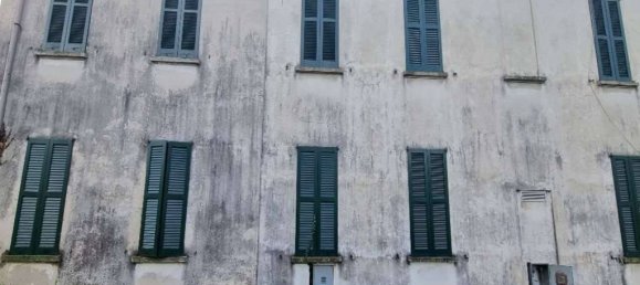 3 Schlafzimmer Haus in Varese, Italy, Nr. 166232 24