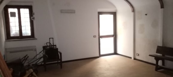 Propiedad comercial de 4 habitaciónes en Rignano Flaminio, Italy No. 142979 4