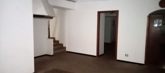 Propiedad comercial de 4 habitaciónes en Rignano Flaminio, Italy No. 142979 14